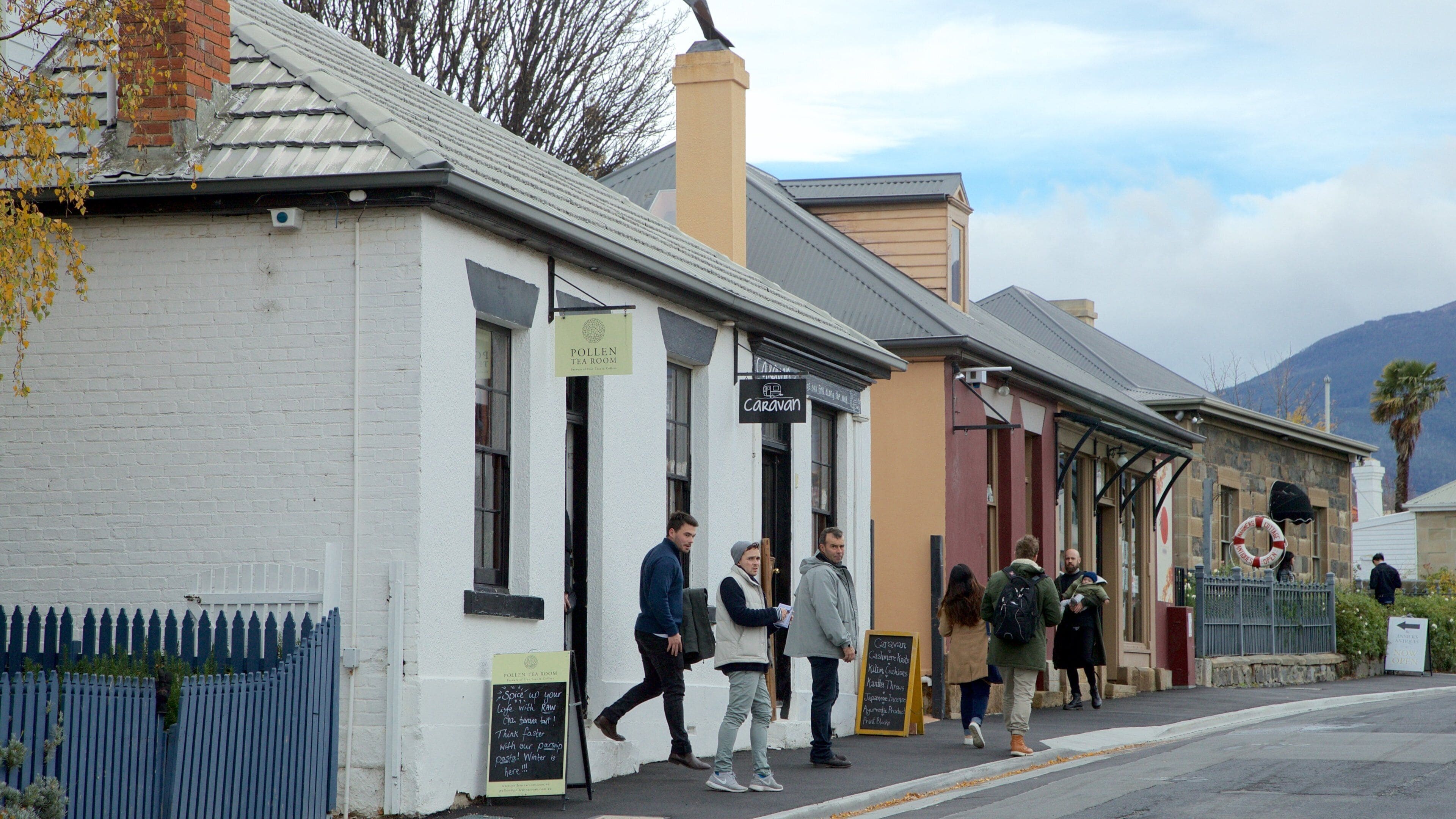 Battery Point showing cafe lifestyle and street scenes as well as a small group of people