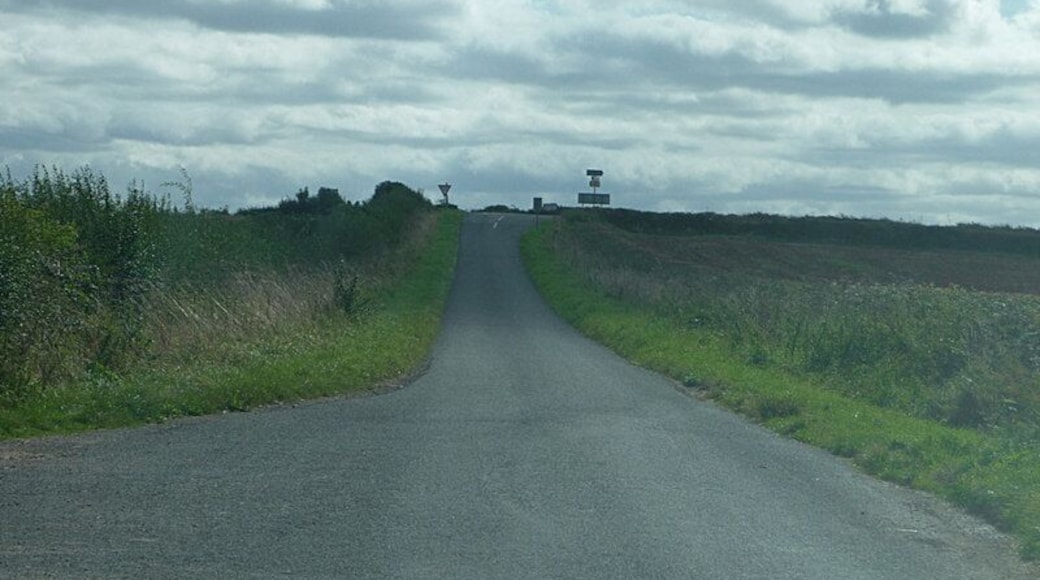 Approaching junction with B4213