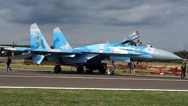 Belgian Air Force Days – Kleine Brogel - 8 & 9 September 2018
One of the eye-catchers on the air show was the Ukrainian Sukhoi Su-27.
The Su-27 (NATO code name ‘Flanker’) is an amazingly agile interceptor that is among the best of the world in dogfighting, despite its impressive size. It was developed during the 1980s in what was then the Soviet-Union in response to American fighters like the F-15, F-16 and F-18. The SU-27 is the pride of the Ukrainian air force, a country that is part of the ‘Partnership for Peace’ with NATO and is as such also a partner to the Belgian air force.