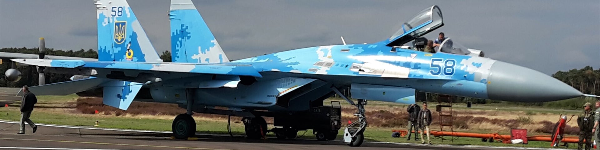 Belgian Air Force Days – Kleine Brogel  - 8 & 9 September 2018
One of the eye-catchers on the air show was the Ukrainian Sukhoi Su-27.
The Su-27 (NATO code name ‘Flanker’) is an amazingly agile interceptor that is among the best of the world in dogfighting, despite its impressive size. It was developed during the 1980s in what was then the Soviet-Union in response to American fighters like the F-15, F-16 and F-18. The SU-27 is the pride of the Ukrainian air force, a country that is part of the ‘Partnership for Peace’ with NATO and is as such also a partner to the Belgian air force.