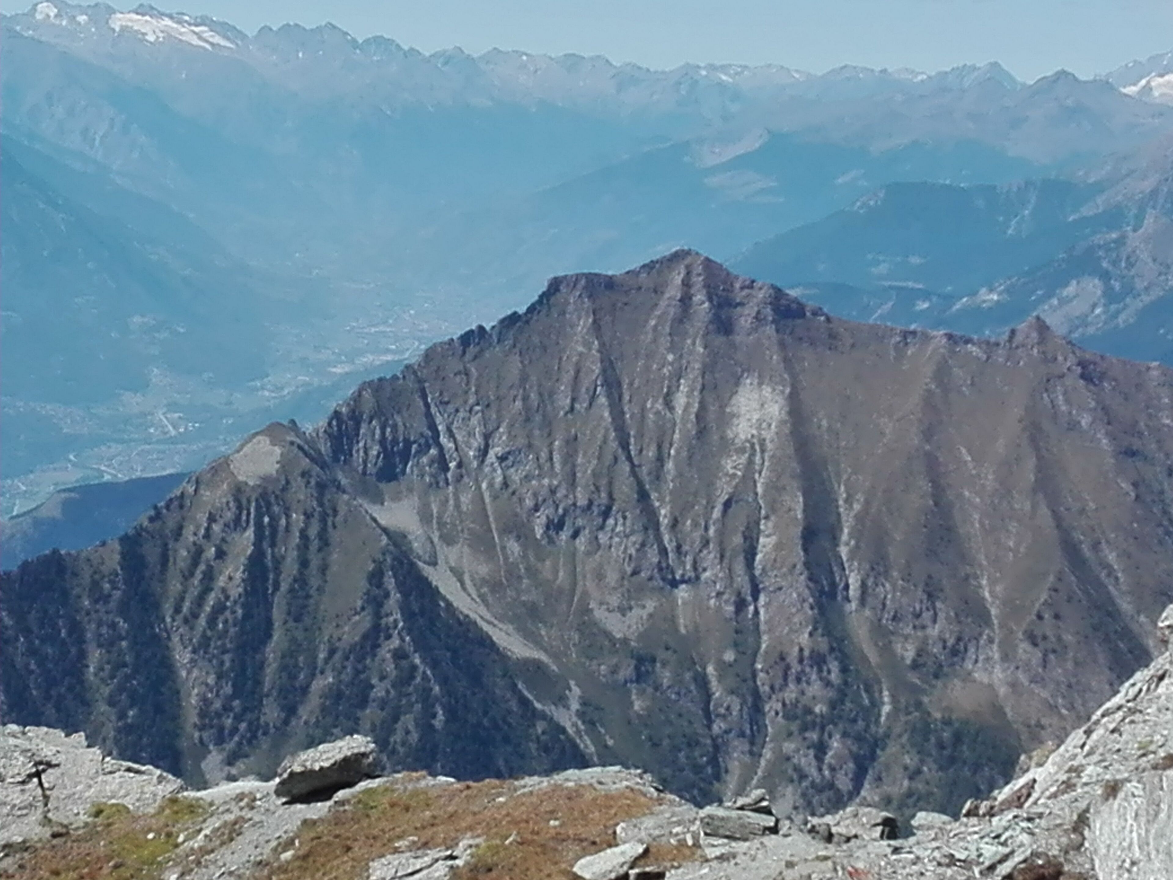 Il monte Zerbion visto dalla vetta del Corno Bussola