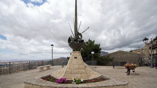 By sculpture Vincenzo Gennaro