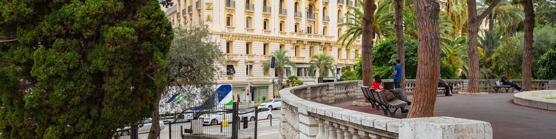 Albert 1st Gardens which includes heritage elements and a garden