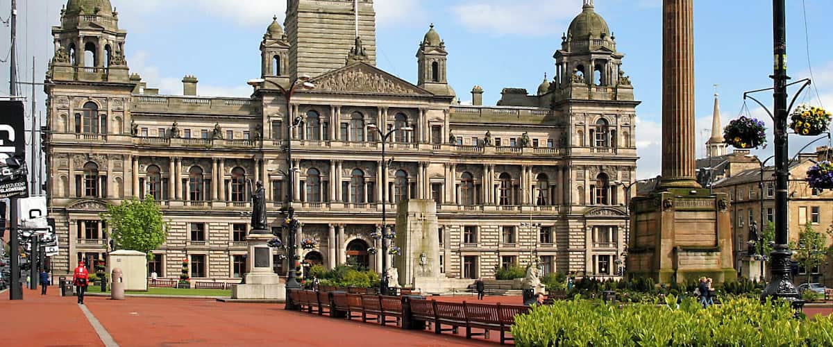 Glasgow City Chambers and War Memorial.