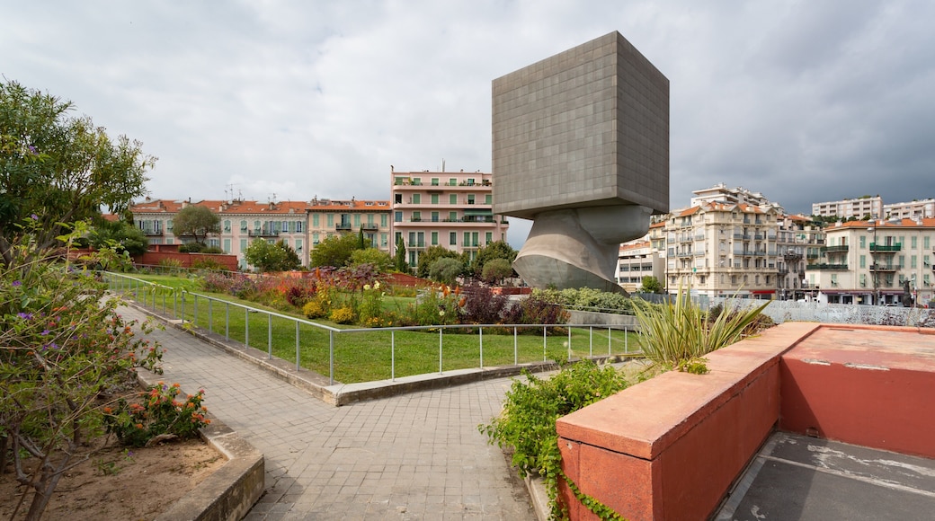 La Tete Carrée featuring a park and outdoor art