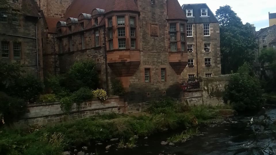 This is a photo of listed building number