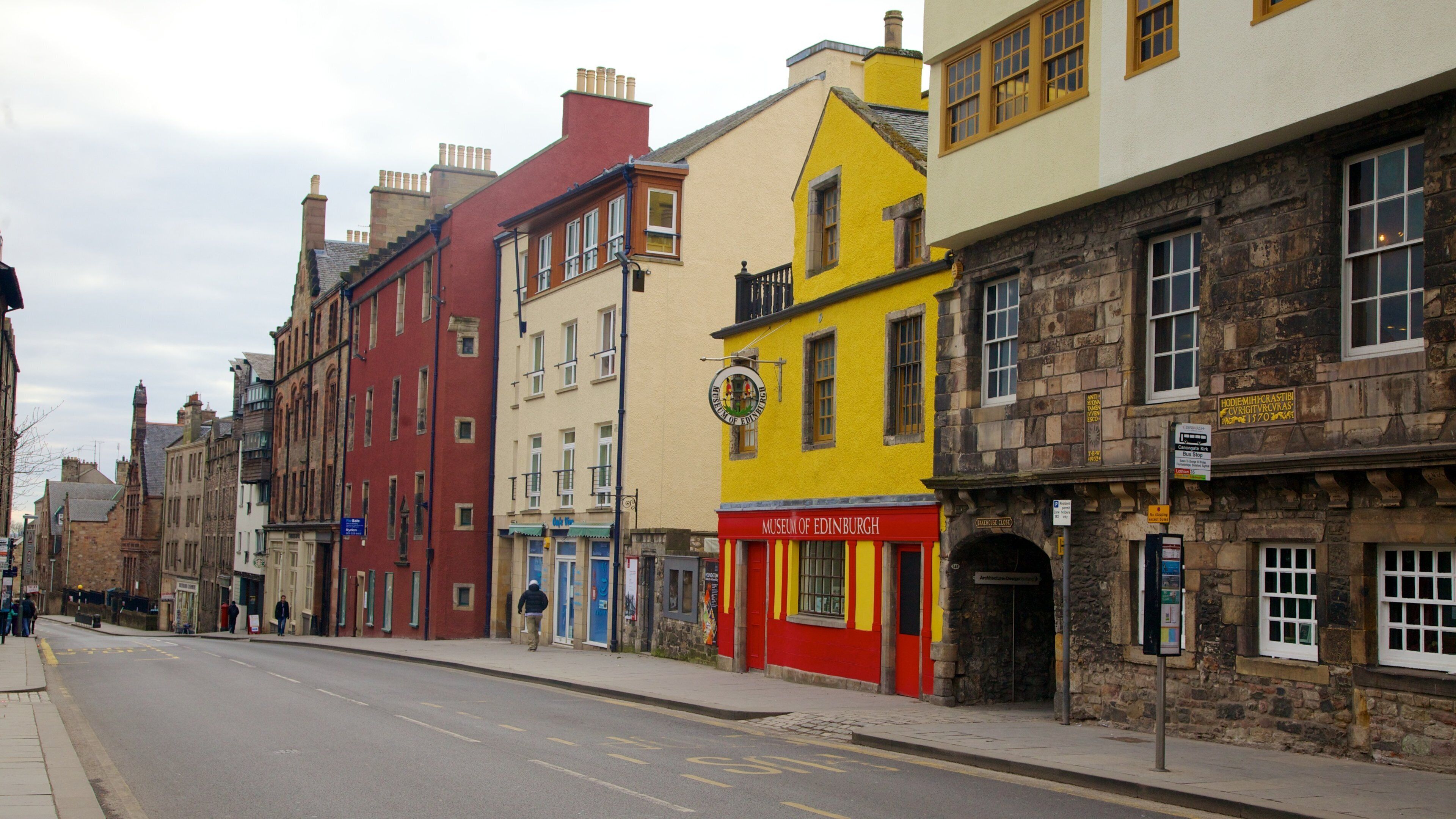 The Royal Mile which includes heritage architecture, a house and street scenes