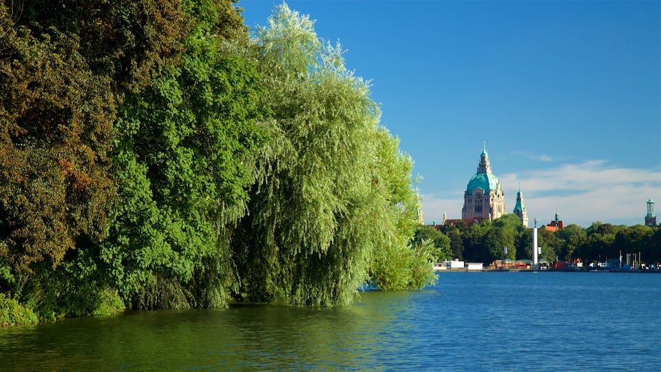 Maschsee showing a lake or waterhole
