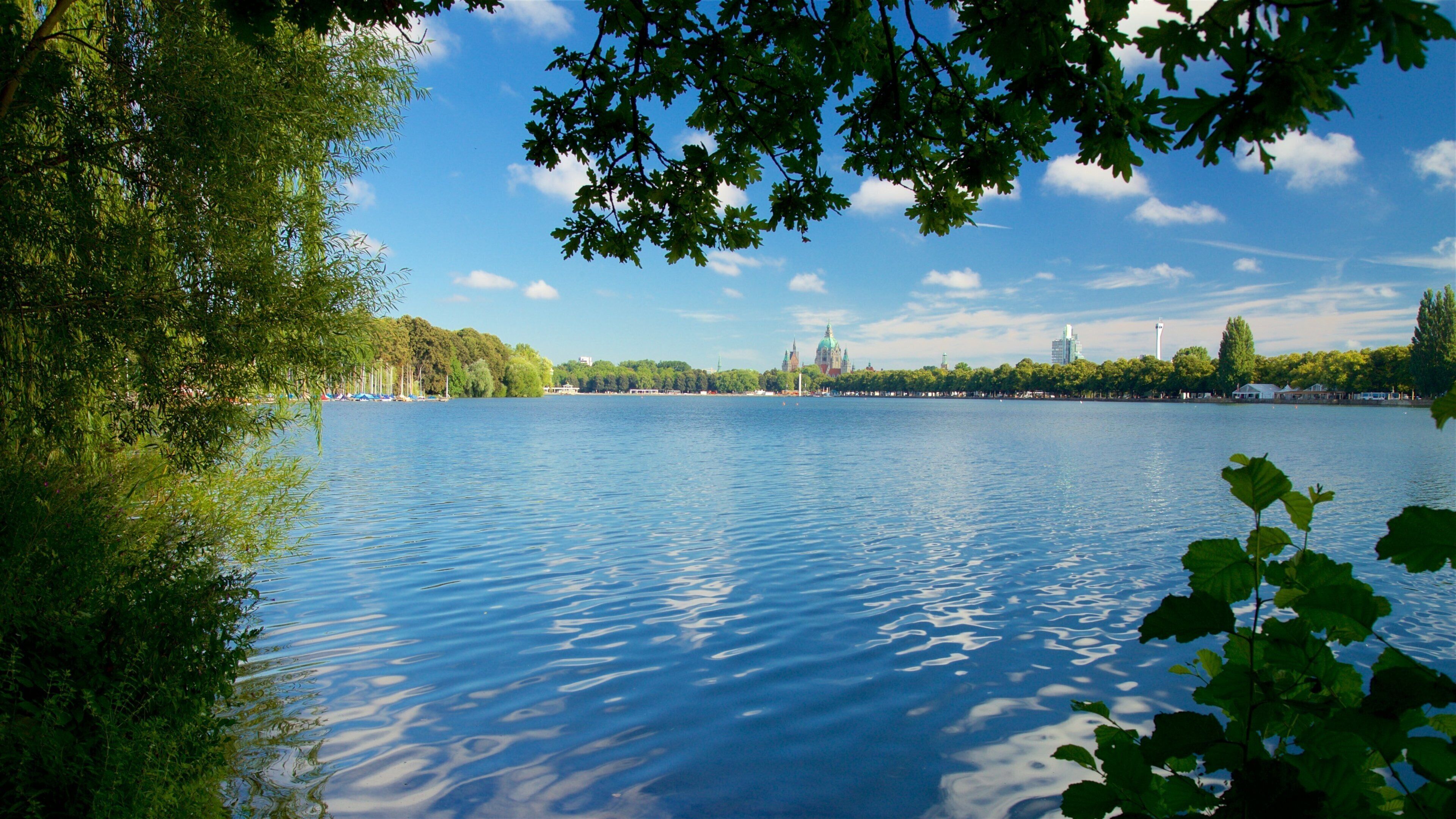 Maschsee showing a lake or waterhole
