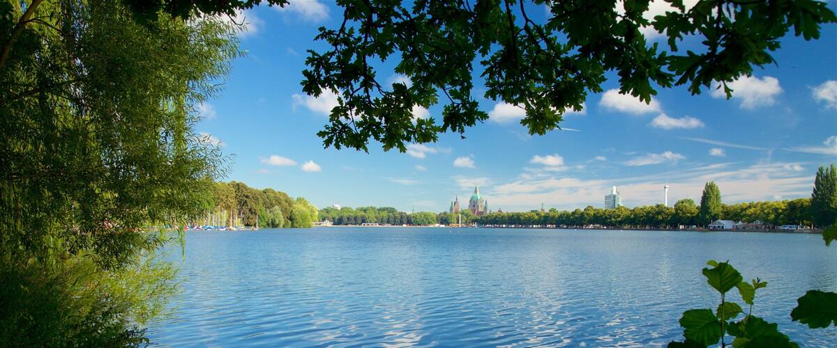 Maschsee showing a lake or waterhole