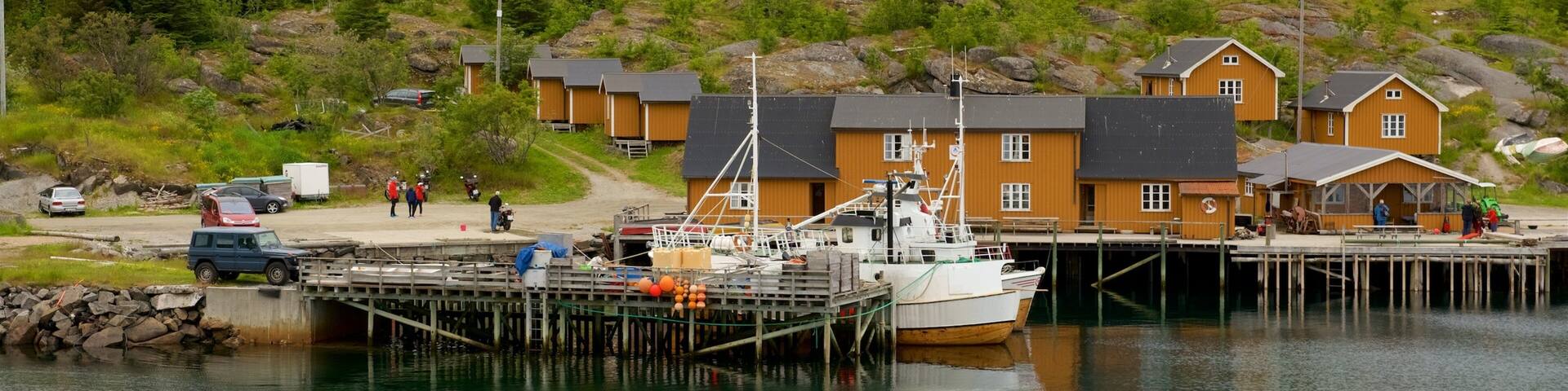 Stamsund showing tranquil scenes, a small town or village and a bay or harbor