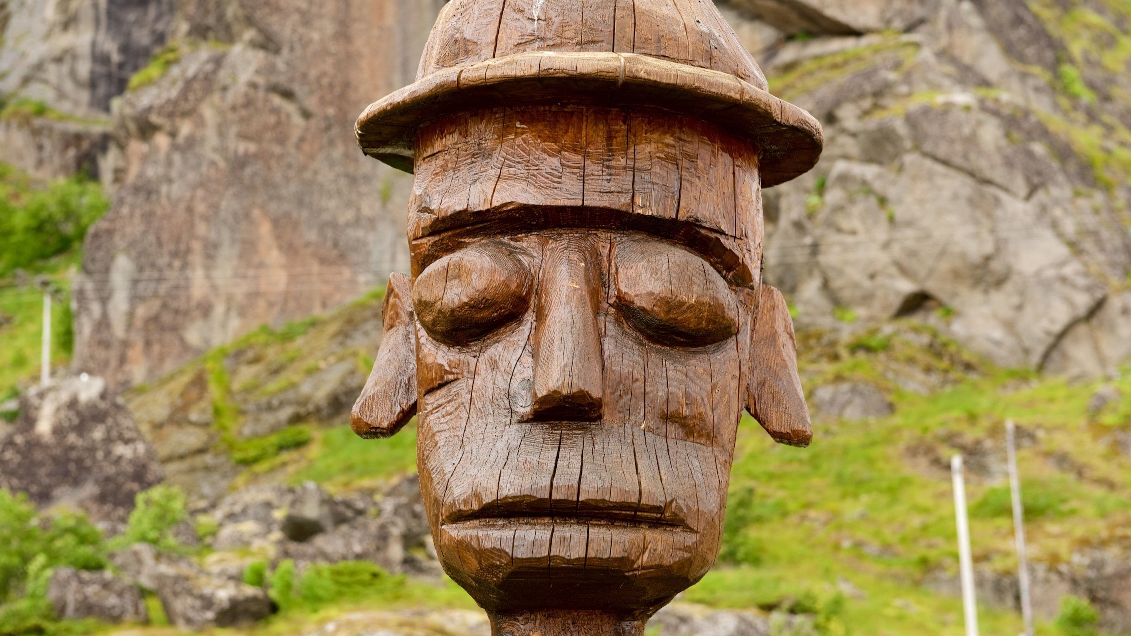 Stamsund featuring a statue or sculpture