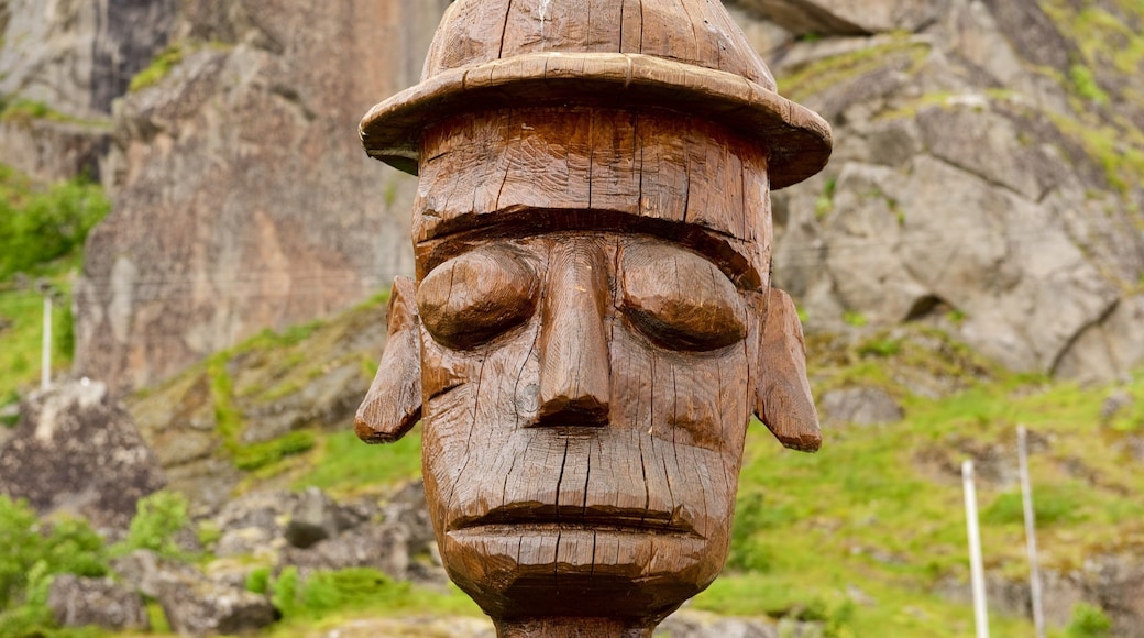 Stamsund featuring a statue or sculpture