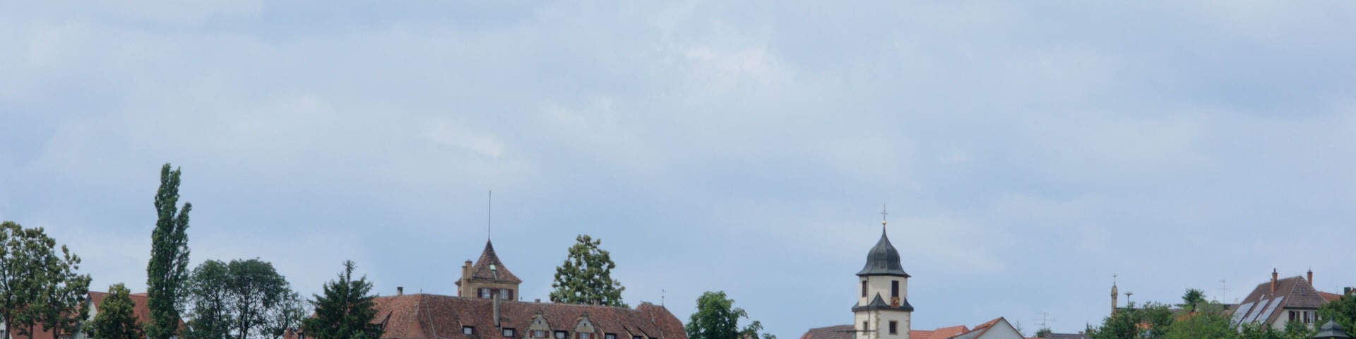 Castle and St. George's church of Kleiningerheim, seen from the Neckar valley