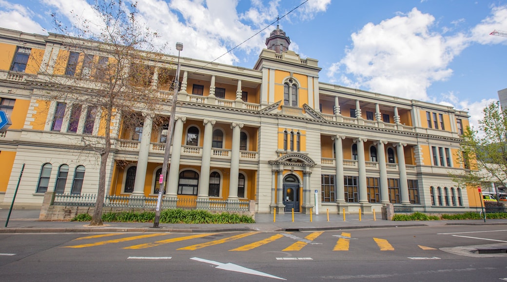 Darlinghurst which includes heritage architecture