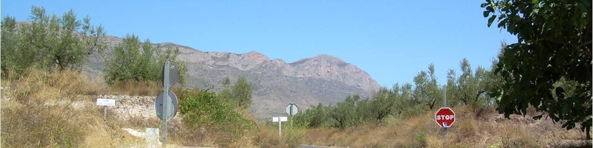 Cruce del Camino del Calvario con la Vía Verde a restaurar.