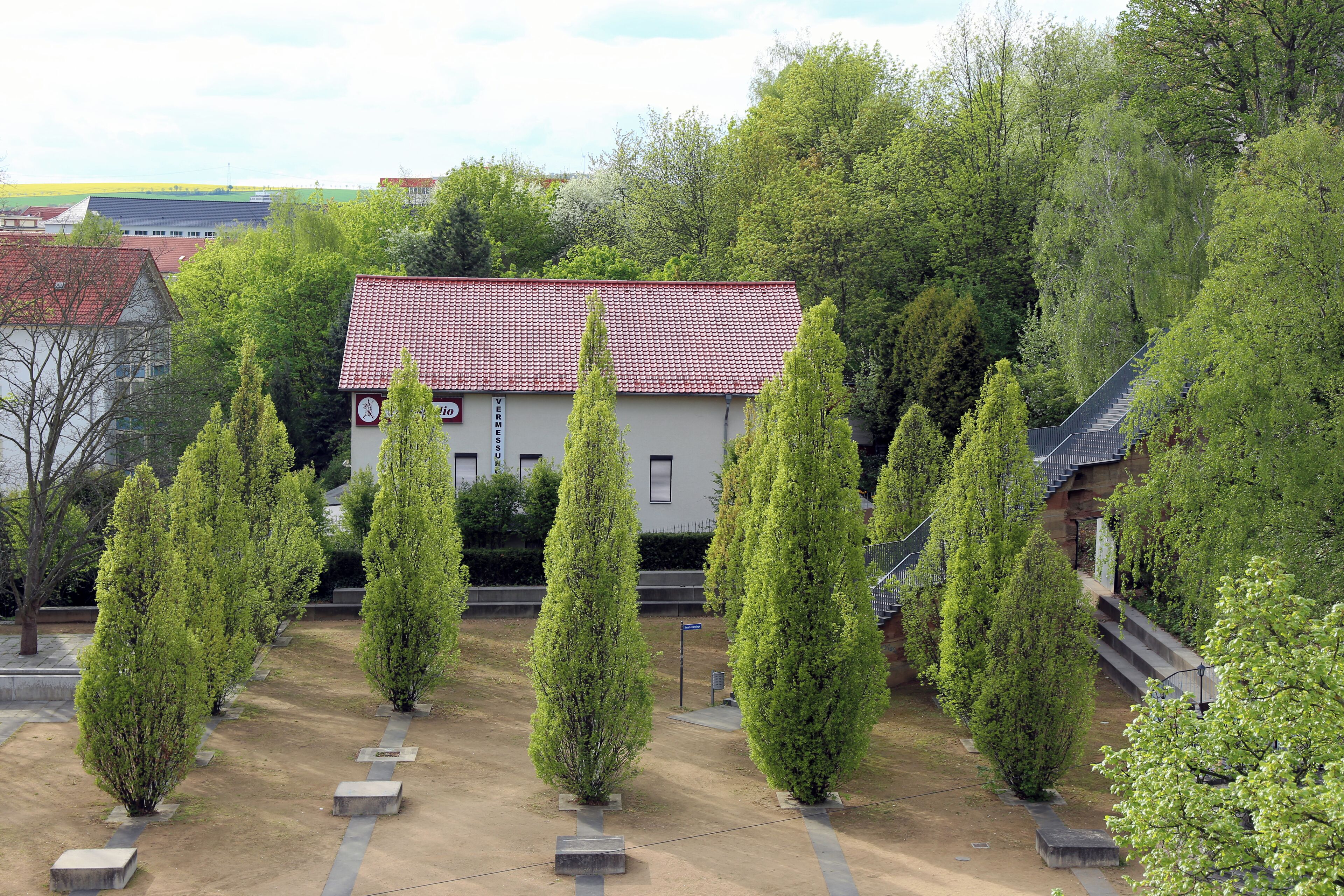 Rautenstraße Nordhausen, einstiger Standort der St. Jacobikirche. Verdeckt die Neue Lesserstiege.