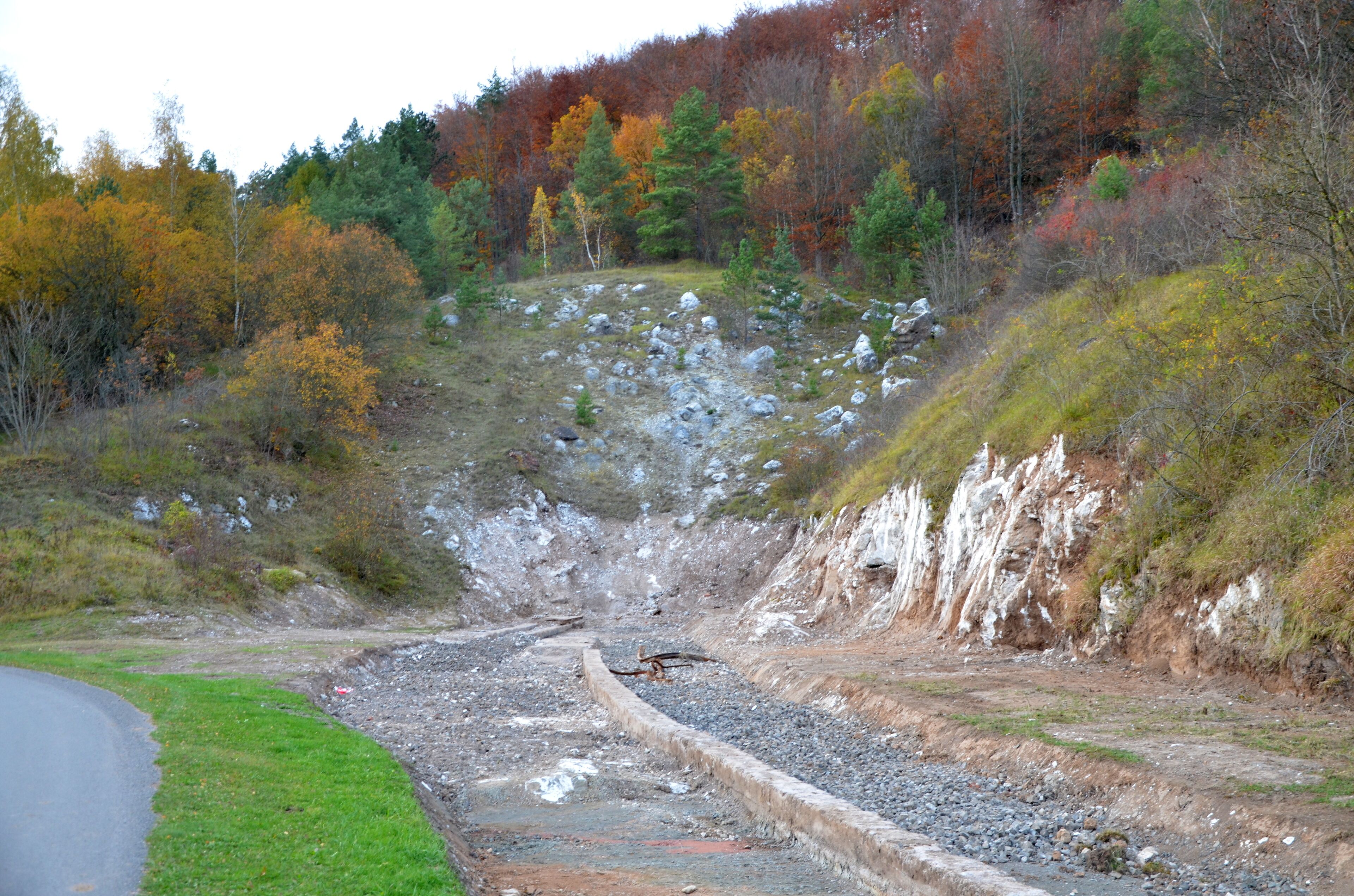 KZ-Dora Mittelbau, 1947 gesprengter Stolleneingang A.