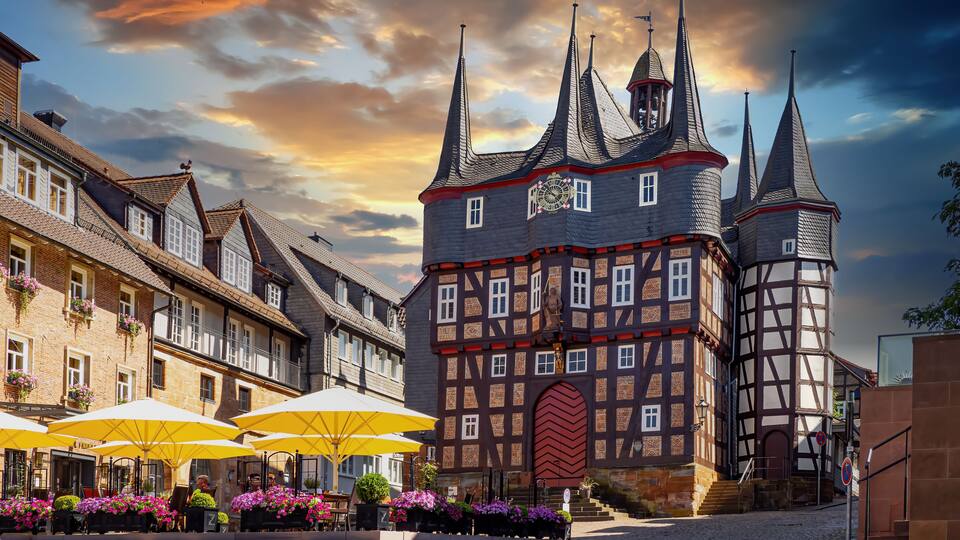 Frankenberg/Eder, Untermarkt mit historischem Rathaus