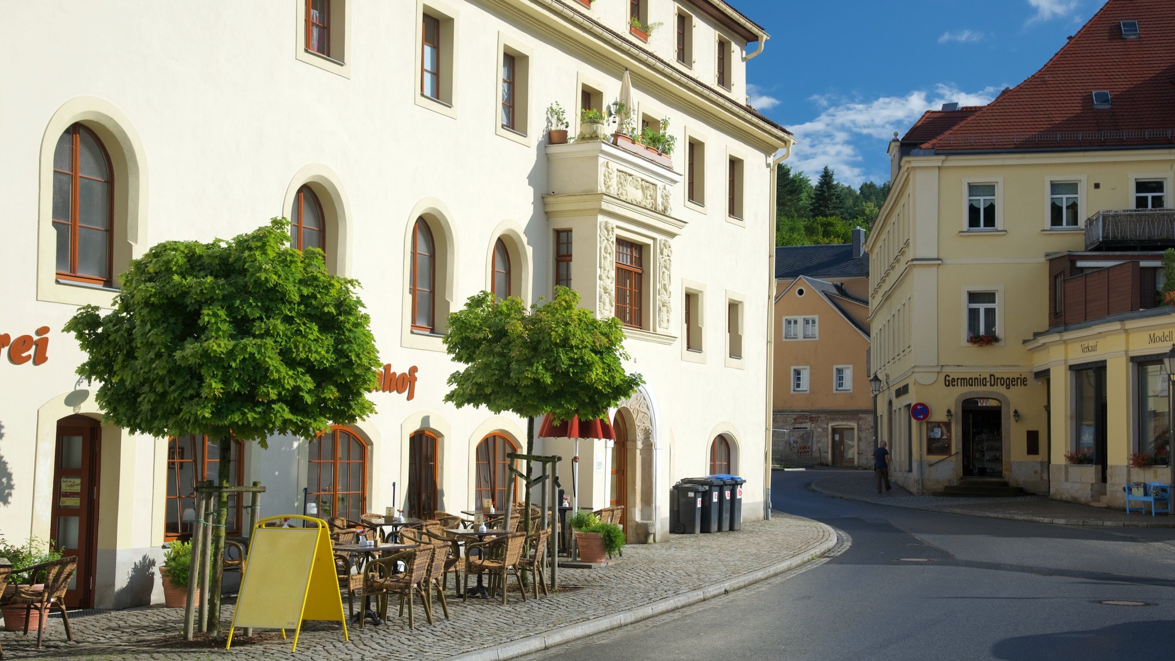 Königstein fasiliteter samt spise utendørs og gatescener