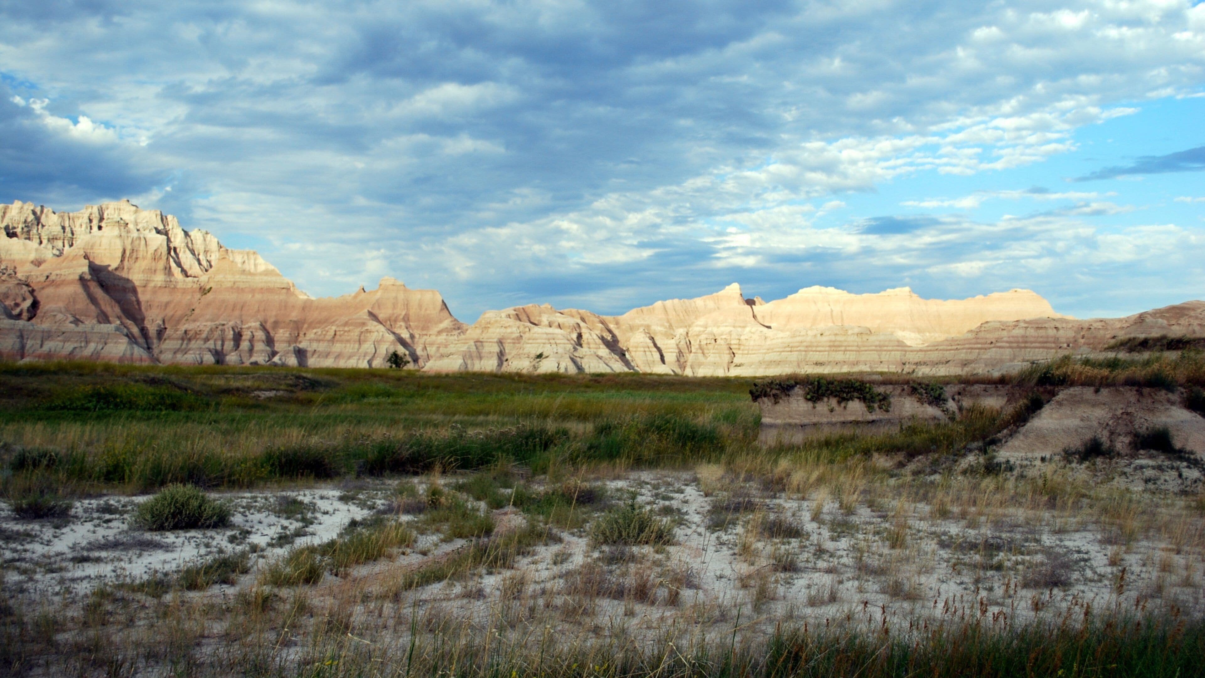 Parc national des Badlands qui includes panoramas et scènes tranquilles