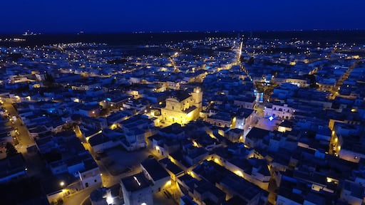 Avetrana: panoramica notturna del centro abitato.
