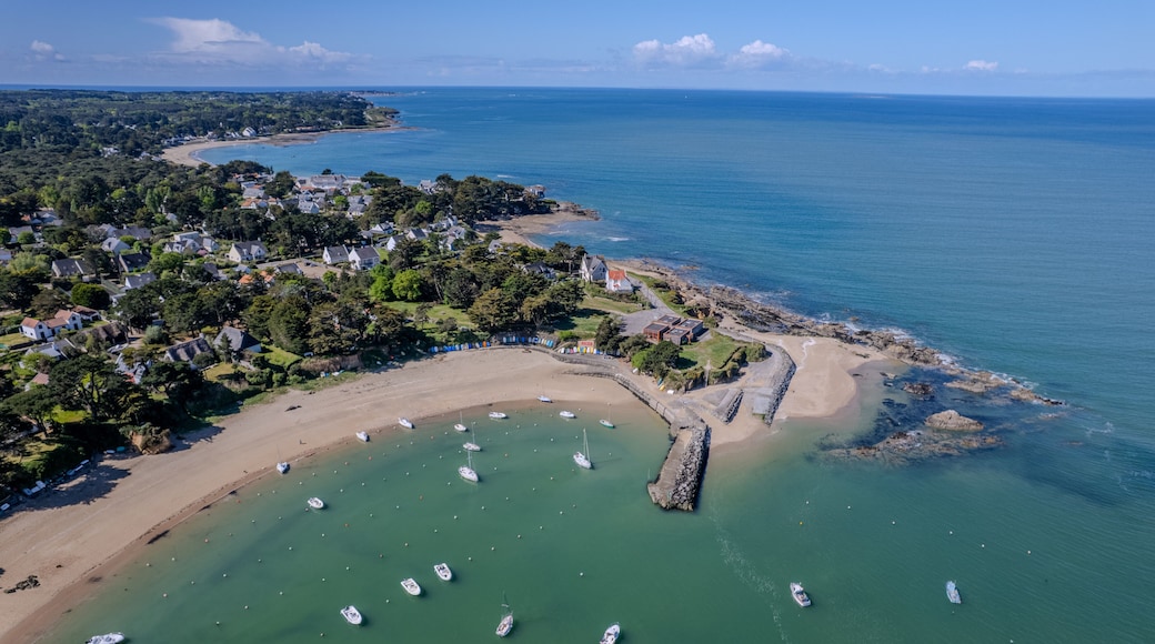 Toul'Ru beach and marina, Mesquer, France