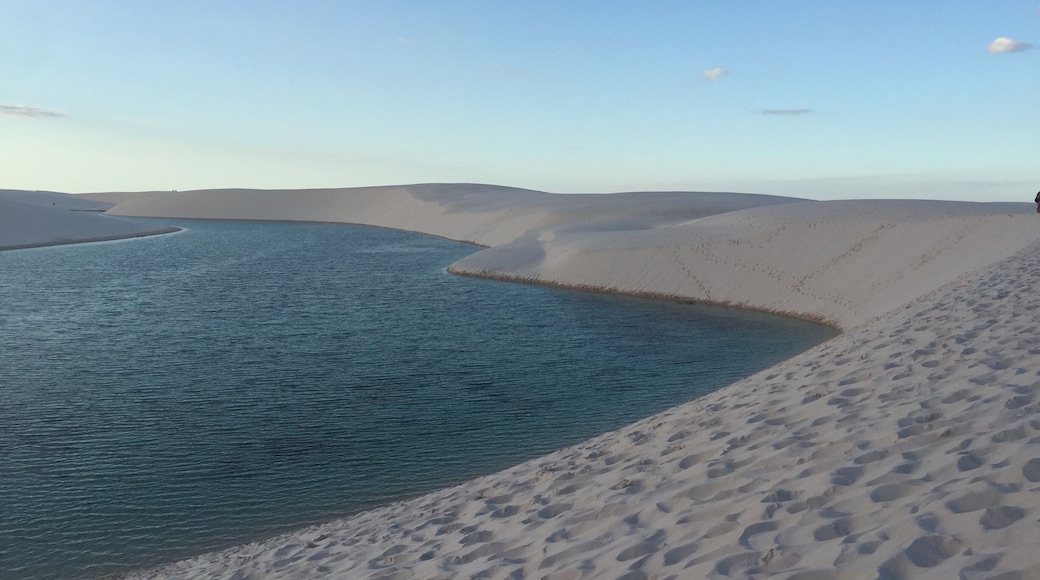 Awesome place to see a beautiful contrast between sand, water e sky!