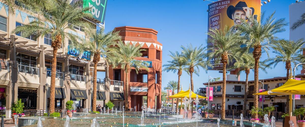 Westgate Entertainment District which includes signage and a fountain
