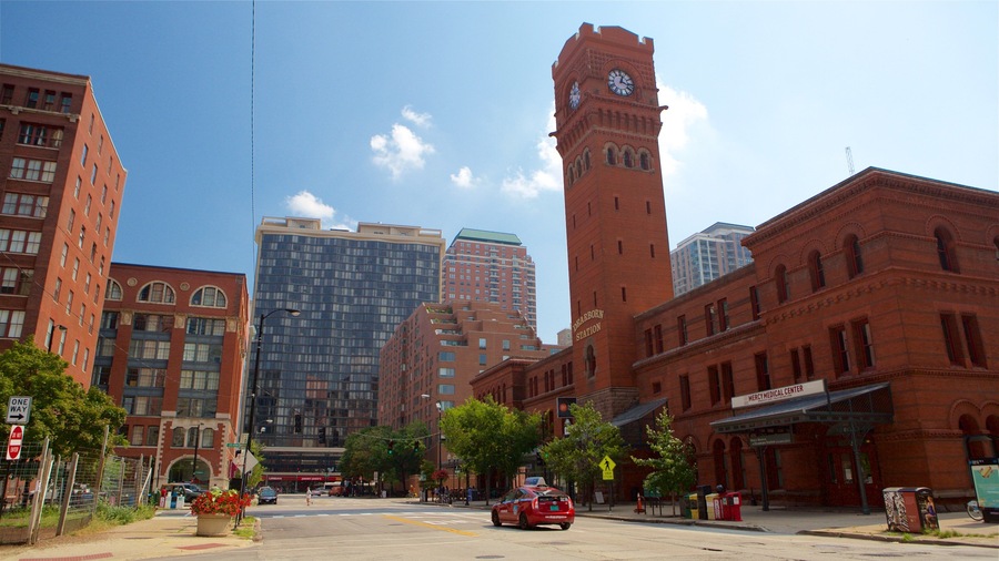Printer\'s Row featuring heritage architecture, street scenes and a city