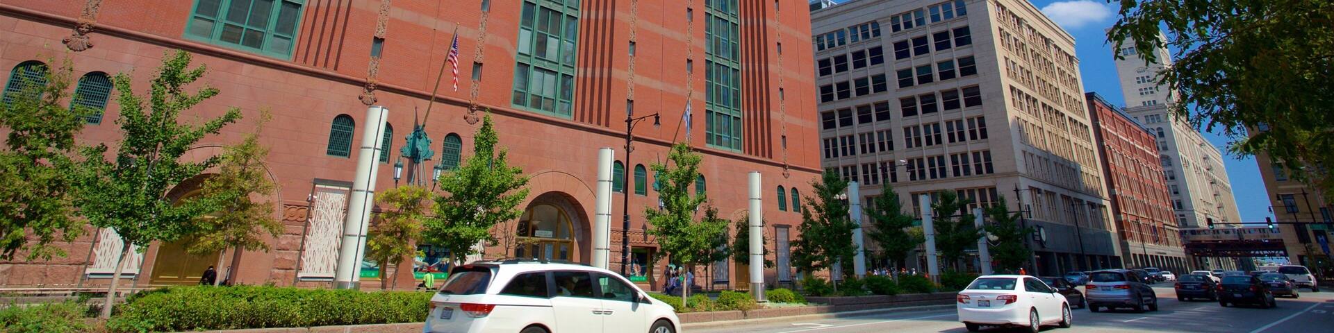 Printer\'s Row which includes a city and street scenes