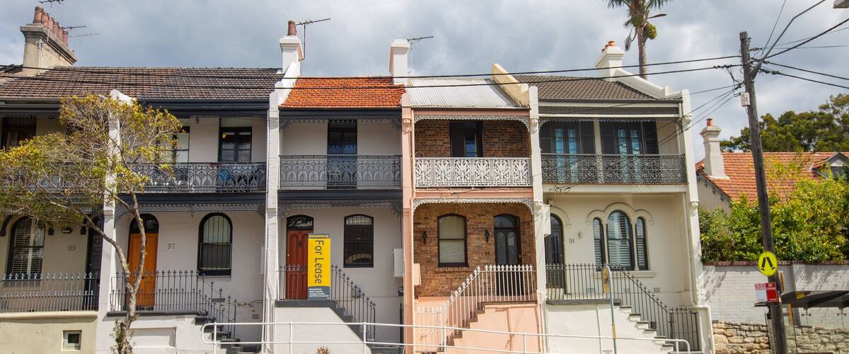 Paddington featuring a house