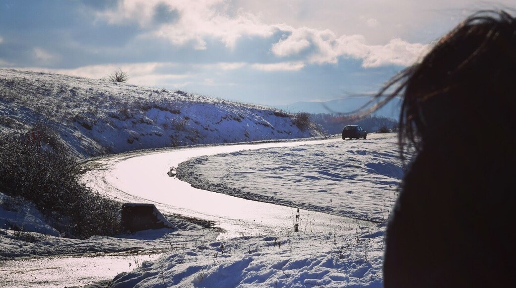 People always leave.
#winter2016 #home #snow #hills #transylvania