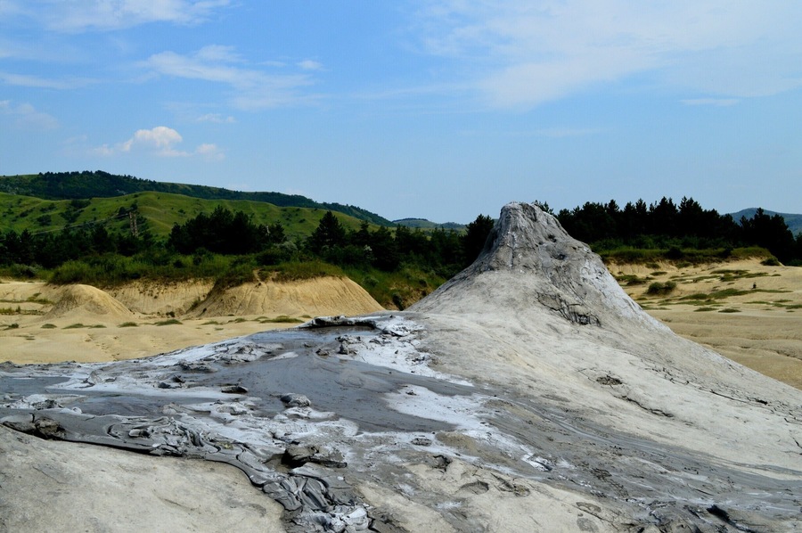 mud volcanoes,Romania