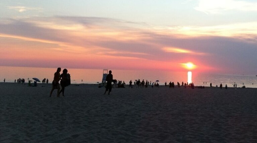 Another glorious sunset at Silver Beach, St Joseph, Michiganî