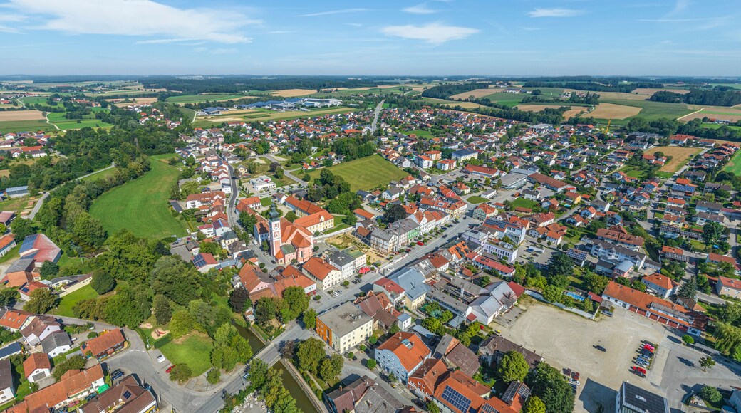 Die Gemeinde Gangkofen im niederbayerischen Kreis Rottal-Inn im Luftbild