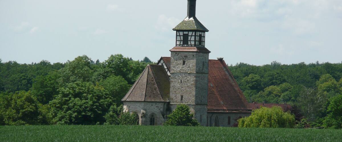 Evangelische Marienkirche in Mauren (romanisch 11/12. Jahrh., Turm, Chor im 14. Jahrh., gotisches Schiff 1470)