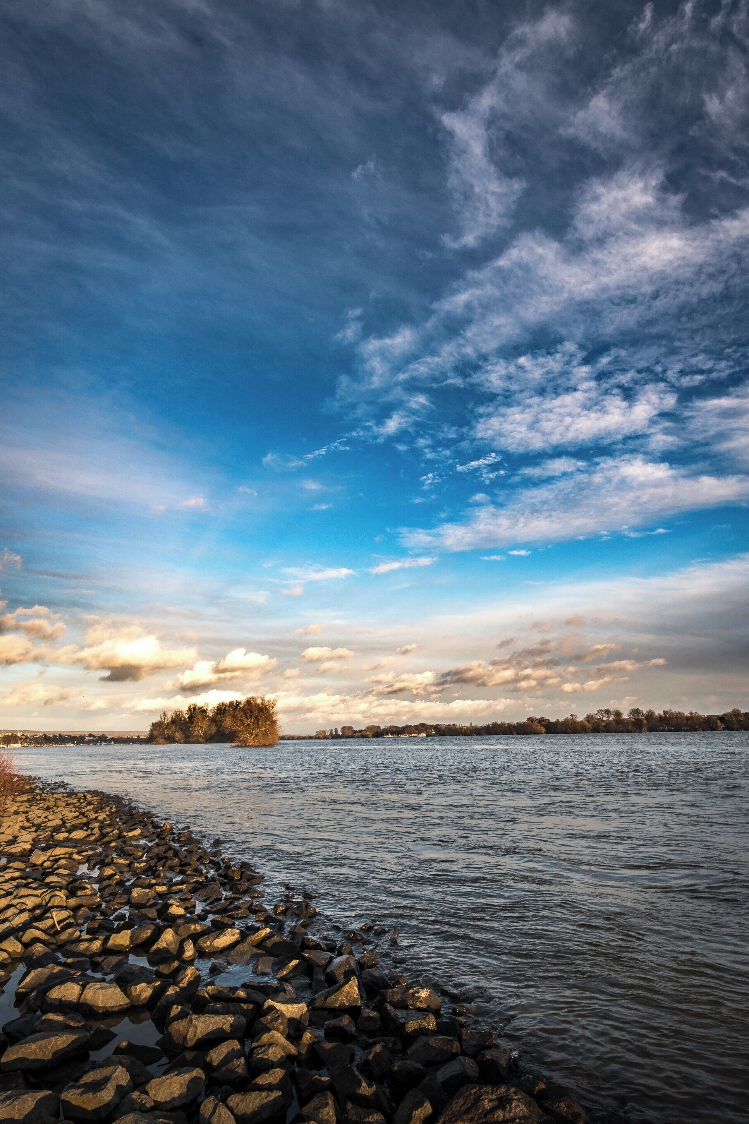 My first ever shot with wide angle lens (12mm on APS-C). I love to shoot at Rheine river because everyday same spots can be totally different.

 #BVSBlue 