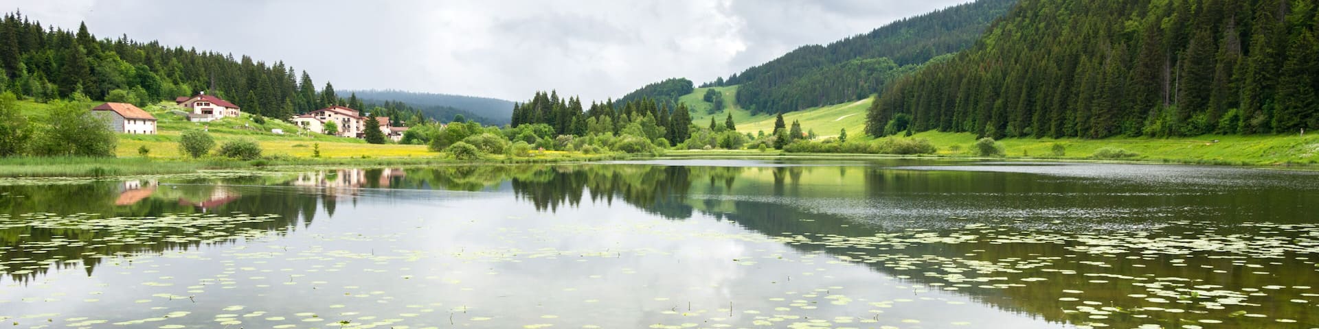 lake Lamoura in jura, france