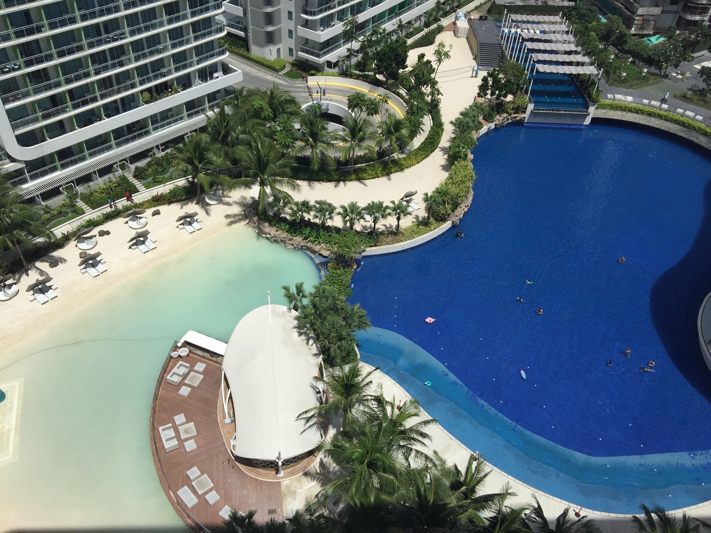 #weloveourmarkets #apac #lifeatexpedia 
Did a site inspection to one of our hotel partners to better understand on the amenities available for our customers. A resort themed hotel in a city! Man-made beach on your left and a huge wave pool on your right. Simply amazing! 
