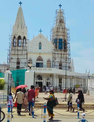 The Basilica of Our Lady of Good Health, also known as Sanctuary of Our Lady of Vailankanni, is a Marian shrine located at the small town of Velankanni in the state of Tamil Nadu in southern India. The Roman Catholic Latin Rite Basilica is devoted to Our Lady of Good Health. Devotion to Our Lady of Good Health of Velankanni can be traced to the mid-16th century and is attributed to three miracles at sites around where the Basilica stands: the apparition of Mary and the Christ Child to a slumbering shepherd boy, the curing of a lame buttermilk vendor, and the rescue of Portuguese sailors from a violent sea storm.#velankanni church#basilica⛪️