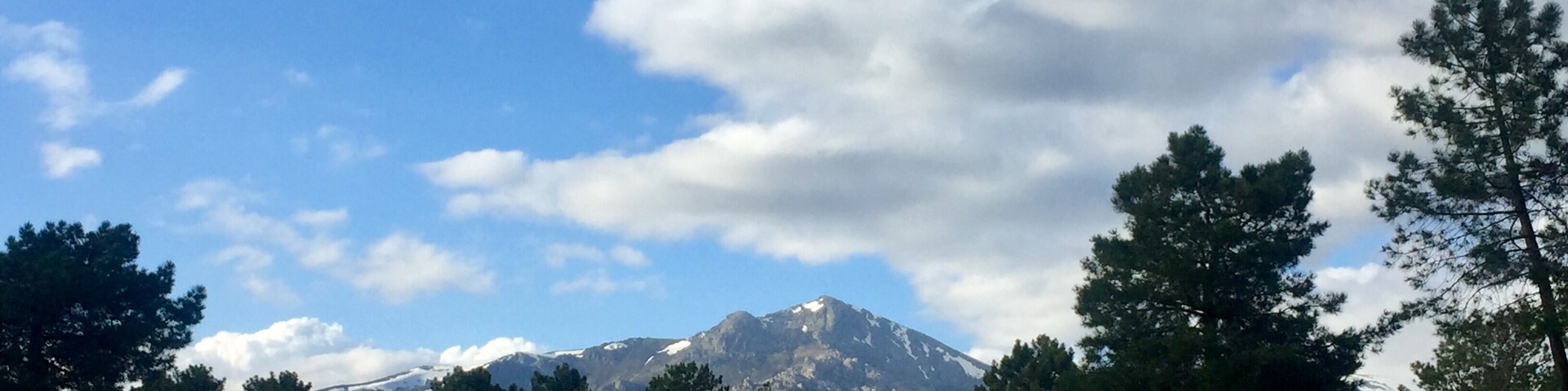 Vista de La Maliciosa (Sierra de Guadarrama) desde el monte de Matarrubia, en el término municipal de Moralzarzal (Madrid, España)