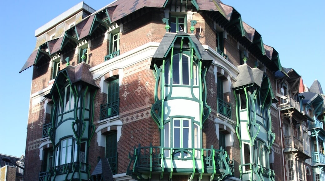 An other original house.