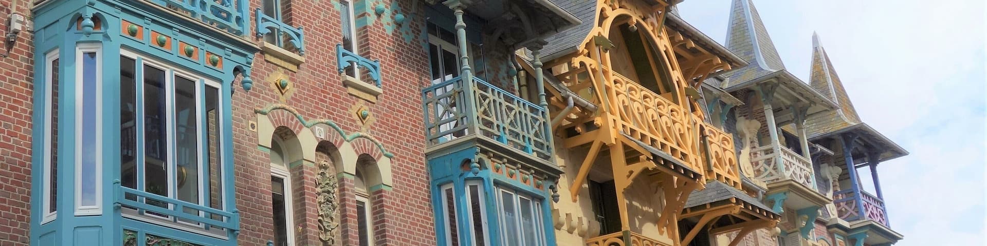 Mers-les-Bains is known for its beautiful seafront villas built in the 'Belle Epoque' period (end 19th century). #Architecture #History