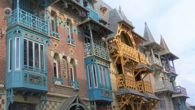 Mers-les-Bains is known for its beautiful seafront villas built in the 'Belle Epoque' period (end 19th century). #Architecture #History