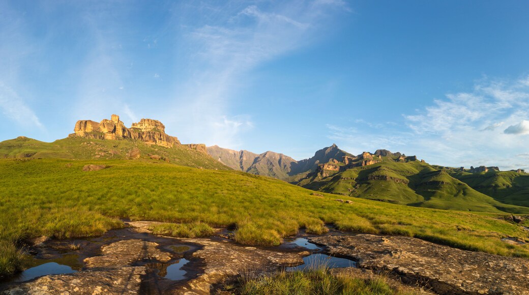 Thin clouds at Garden Castle