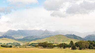 Panoramic view of the Drakensberg at Garden Castle
