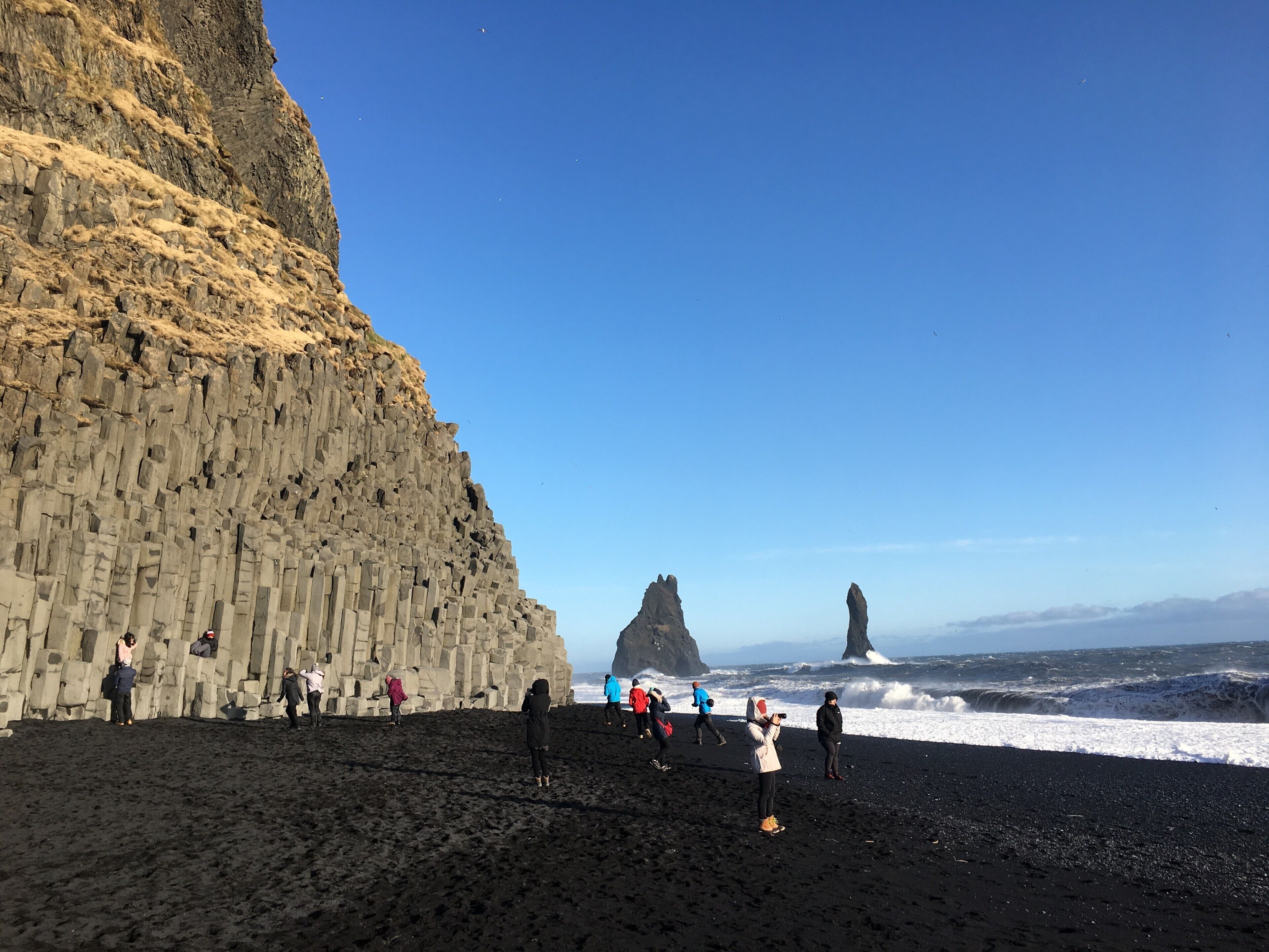 Suns Out Guns Out on a white sandy beach? Probably not! This ought to be the coldest and windiest beach on Earth! This is one of the volcanic beaches on Iceland and the black sands are actually made of lava ashes!

Travel tip to Iceland: If you want to see Aurora, go during Mar-Apr / Sep-Oct. Aurora activities are the highest during change of seasons!

 #LifeAtExpedia