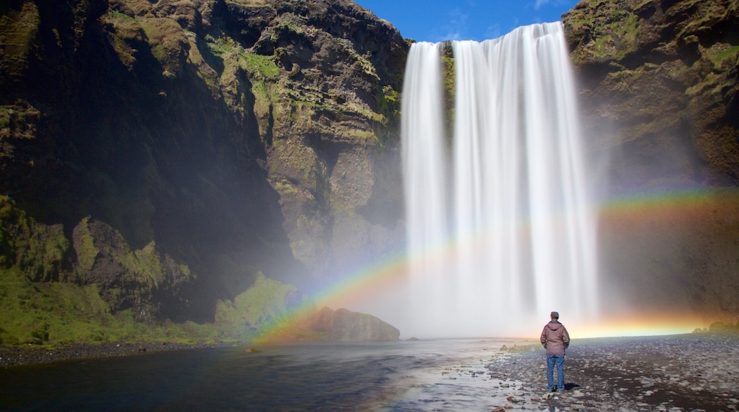Skogar showing a river or creek, a gorge or canyon and a waterfall