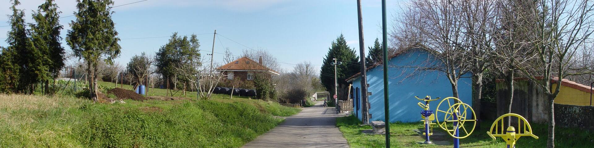 SENDA TREN ONTANEDA. LIAĂO DE VILLAESCUSA. CANTABRIA.SPAIN.EUROPE